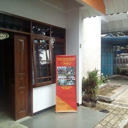 Simply Homy Guest House Pasteur Bandung Exteriör bild