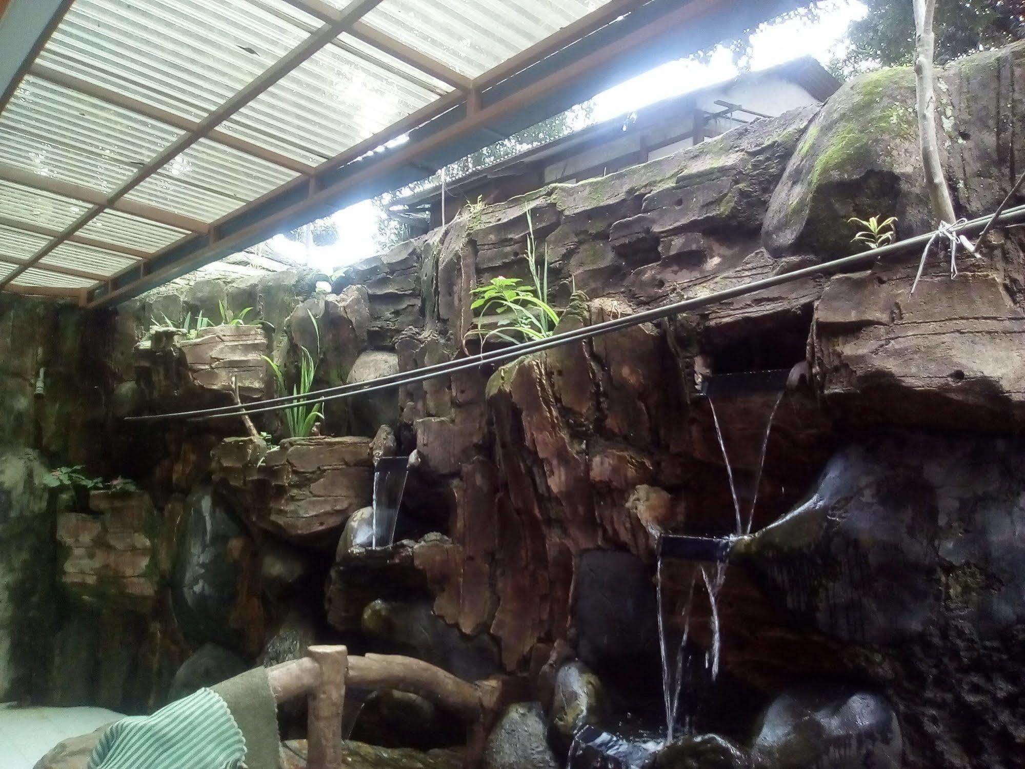 Simply Homy Guest House Pasteur Bandung Exteriör bild